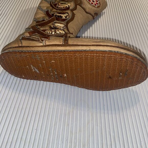 Custom Moccasin boots antler button lace closure Native American bead work 7.5 - Picture 5 of 14